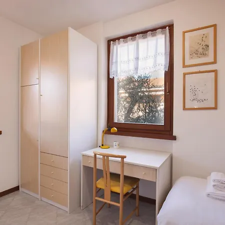 Апартаменты Casa Luna-con Piscina E Vista Бренцоне-суль-Гарда