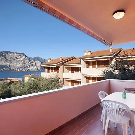 Apartment Casa Luna-con Piscina E Vista Brenzone sul Garda