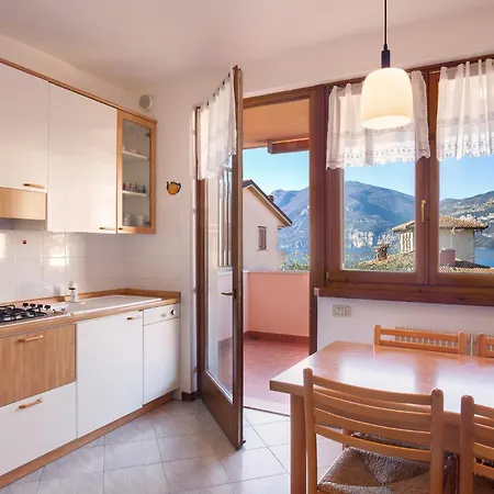 Apartment Casa Luna-con Piscina E Vista Brenzone sul Garda